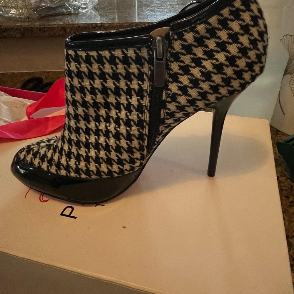 Paris Hilton Black and White Houndstooth Heeled Boots